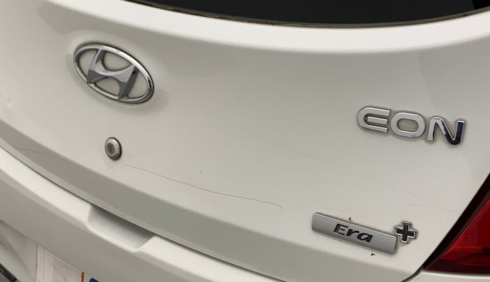 2014 Hyundai Eon ERA +, Petrol, Manual, 56,718 km, Dicky (Boot door) - Minor scratches