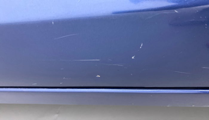 2018 Maruti Baleno ZETA PETROL 1.2, Petrol, Manual, 39,800 km, Front passenger door - Slight discoloration