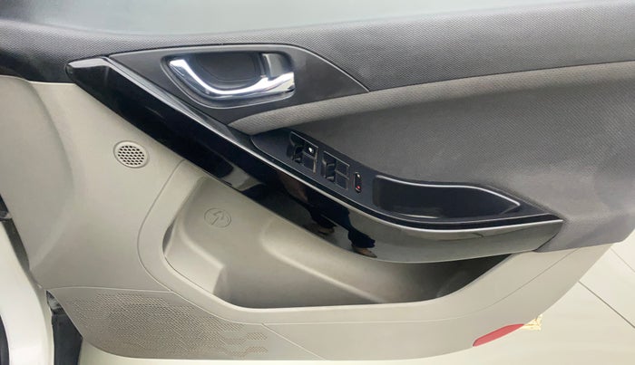 2019 Tata NEXON XZ PLUS PETROL, Petrol, Manual, 42,004 km, Driver Side Door Panels Control