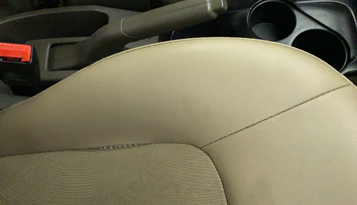 2013 Hyundai i10 MAGNA 1.1, Petrol, Manual, 32,941 km, Driver seat - Cover slightly torn