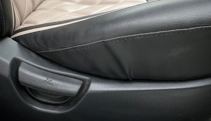 2017 Hyundai Grand i10 Sportz1.2 CRDI, Diesel, Manual, 43,095 km, Driver Side Adjustment Panel