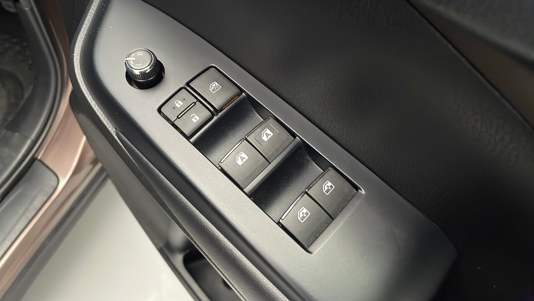 2018 Toyota Kluger Gxl (4x2), Automatic, 60690 km, Drivers Side Door Panel Controls