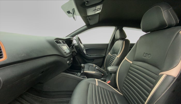 2017 Hyundai Elite i20 ASTA 1.2 DUAL TONE, Petrol, Manual, 37,182 km, Right Side Front Door Cabin