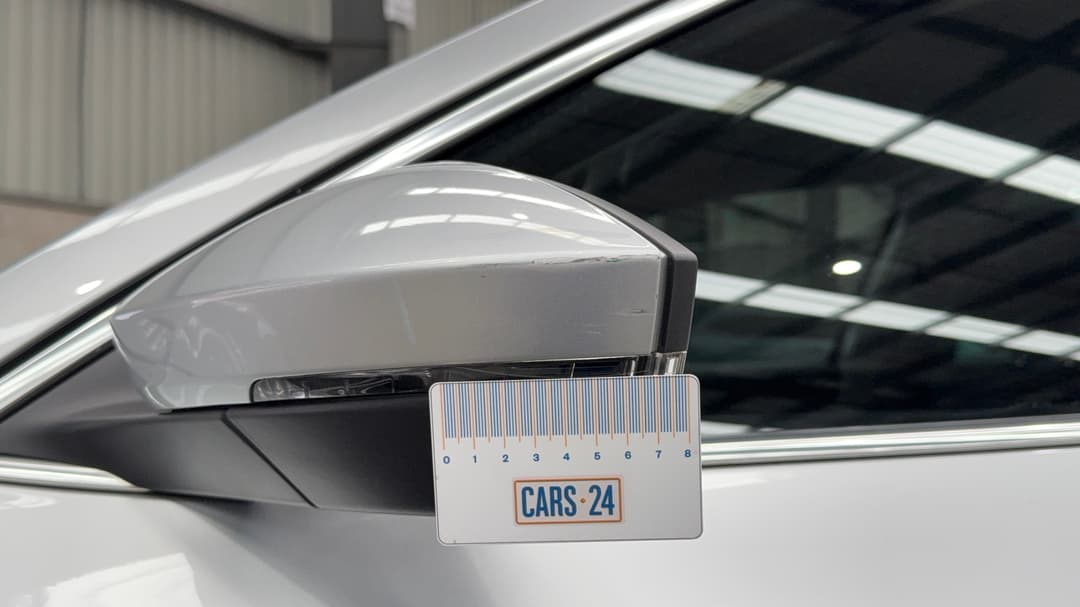 2022 SKODA Superb Style 162tsi, Automatic, 35069 km, Side Mirrors Housing LHS Scratch
