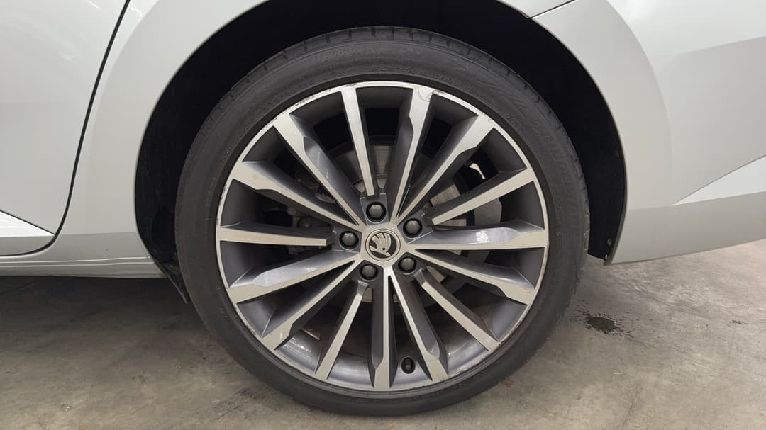 2022 SKODA Superb Style 162tsi, Automatic, 35069 km, Left Rear Wheel