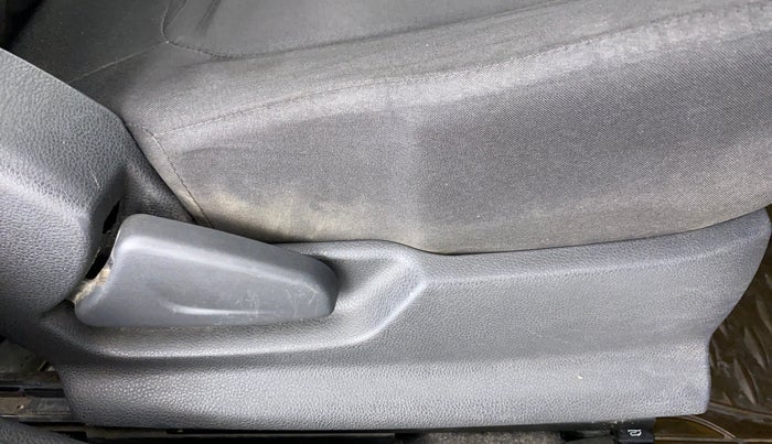 2015 Renault Kwid RXT, Petrol, Manual, 93,137 km, Driver Side Adjustment Panel