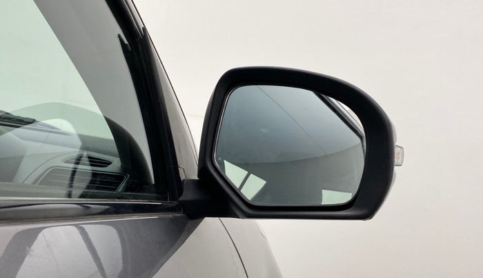 2013 Maruti Swift VDI, Diesel, Manual, 1,03,158 km, Right rear-view mirror - Minor noise