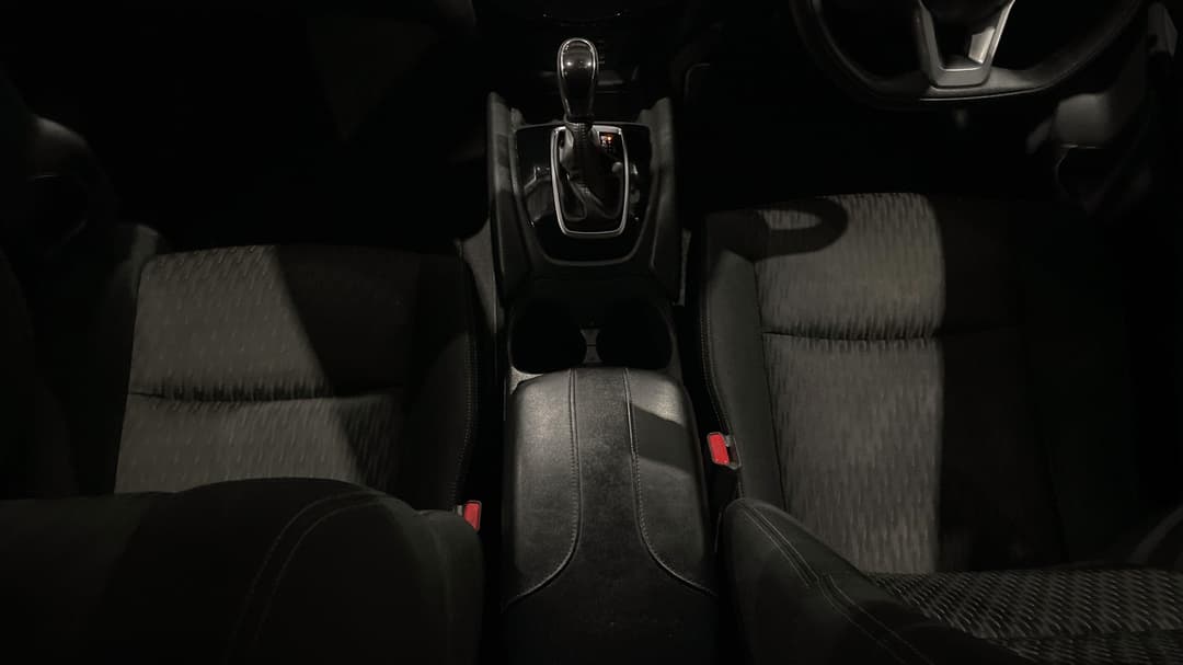 2018 Nissan X-trail St (2WD), Automatic, 83957 km, Center Console