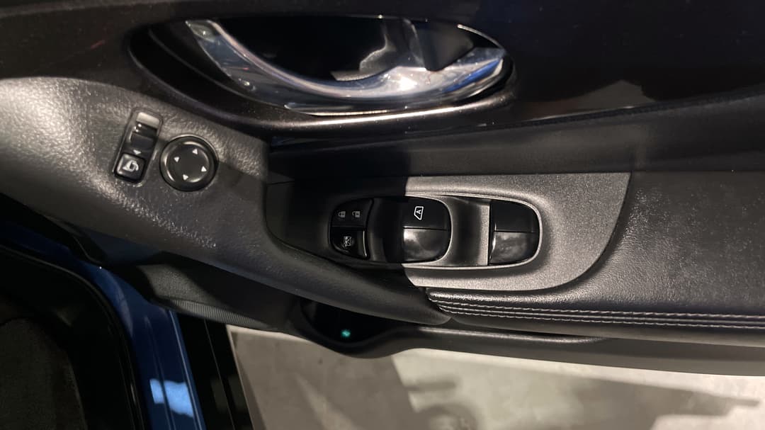 2018 Nissan X-trail St (2WD), Automatic, 83957 km, Drivers Side Door Panel Controls