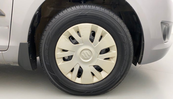 2012 Maruti Swift VXI, Petrol, Manual, 80,825 km, Right Front Wheel