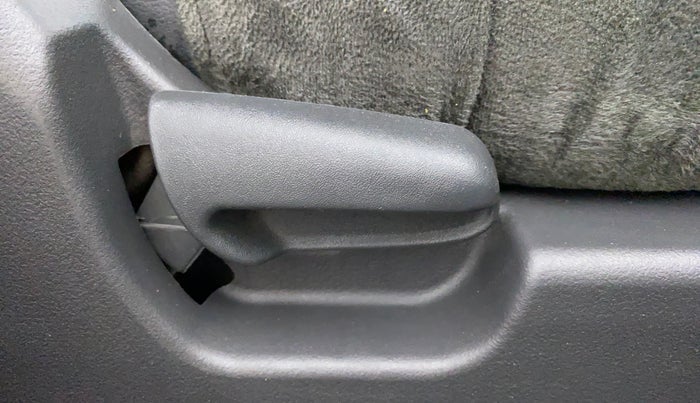 2012 Maruti Wagon R 1.0 LXI CNG, CNG, Manual, 33,098 km, Driver Side Adjustment Panel