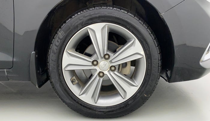 2018 Hyundai Verna 1.6 SX VTVT AT (O), Petrol, Automatic, 37,483 km, Right Front Wheel