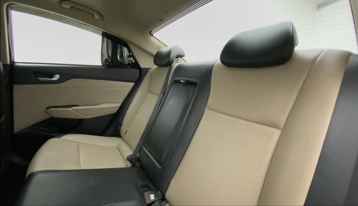 2018 Hyundai Verna 1.6 SX VTVT AT (O), Petrol, Automatic, 37,483 km, Right Side Rear Door Cabin