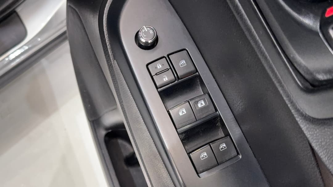 2018 Toyota Kluger Gx (4x4), Automatic, 106795 km, Drivers Side Door Panel Controls