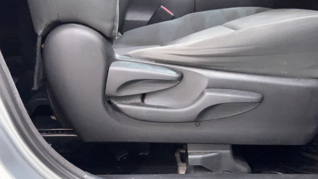 2018 Toyota Kluger Gx (4x4), Automatic, 106795 km, Drivers Side Adjustment Panel