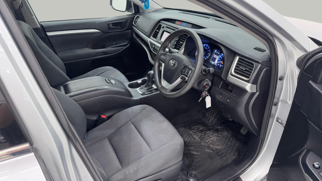 2018 Toyota Kluger Gx (4x4), Automatic, 106795 km, Right Side Front Door Cabin View