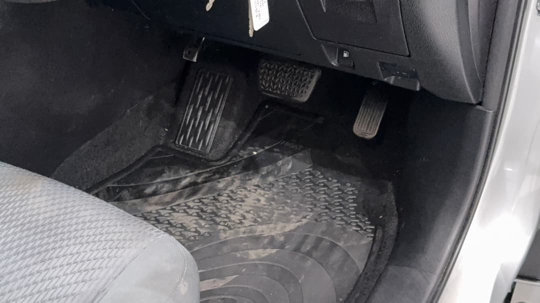 2018 Toyota Kluger Gx (4x4), Automatic, 106795 km, Pedals and Footmat