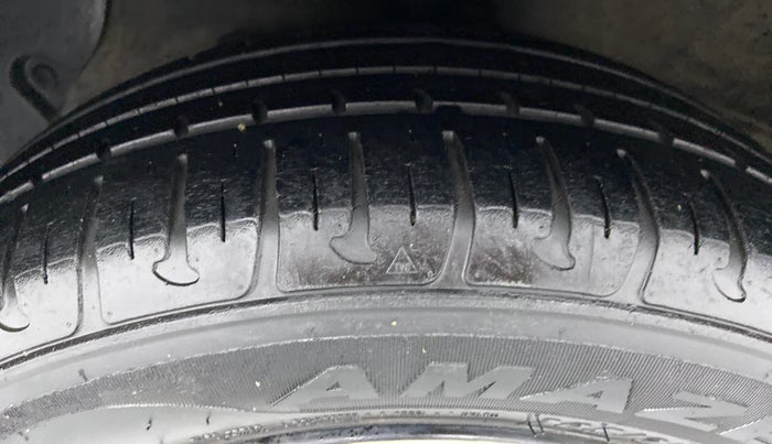 2015 Hyundai Grand i10 MAGNA 1.2 VTVT, Petrol, Manual, 35,482 km, Right Front Tyre Tread