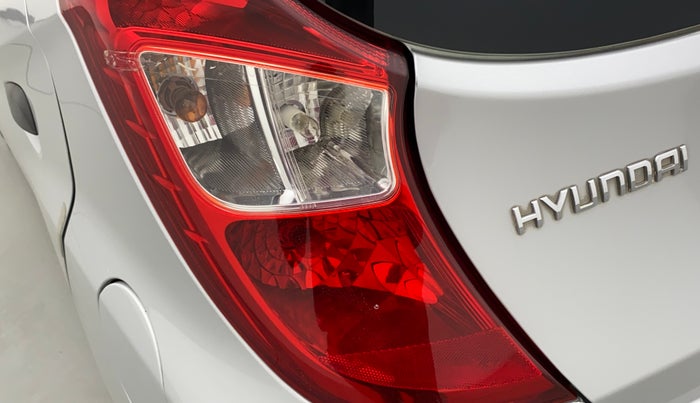 2013 Hyundai Eon MAGNA +, Petrol, Manual, 35,929 km, Left tail light - Minor damage