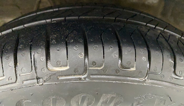 2013 Hyundai Eon MAGNA +, Petrol, Manual, 35,929 km, Right Rear Tyre Tread