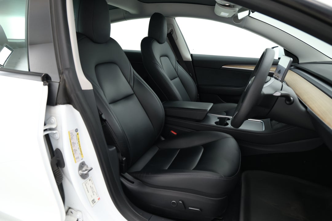 2023 Tesla Model 3 Rear-wheel Drive, Automatic, 81841 km, Right Side Front Door Cabin View