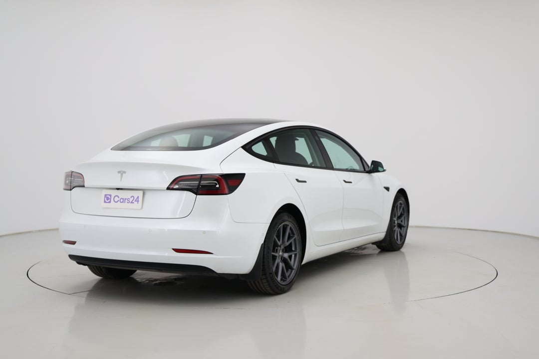 2023 Tesla Model 3 Rear-wheel Drive, Automatic, 81841 km, Right Back Diagonal (45- Degree) View