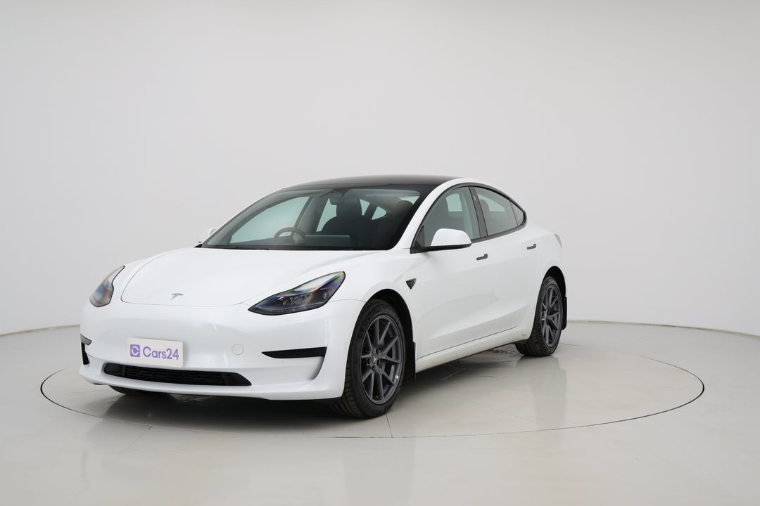 2023 Tesla Model 3 Rear-wheel Drive, Automatic, 81841 km, Left Front Diagonal (45- Degree) View