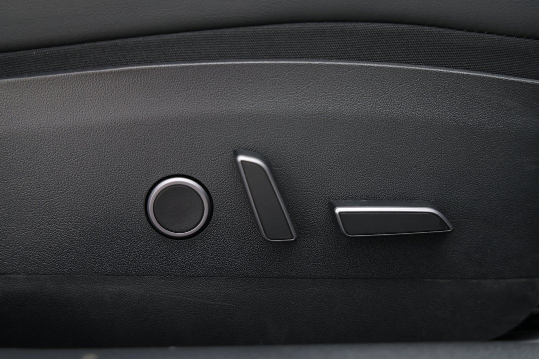 2023 Tesla Model 3 Rear-wheel Drive, Automatic, 81841 km, Drivers Side Adjustment Panel