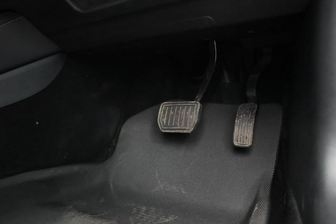 2023 Tesla Model 3 Rear-wheel Drive, Automatic, 81841 km, Pedals and Footmat
