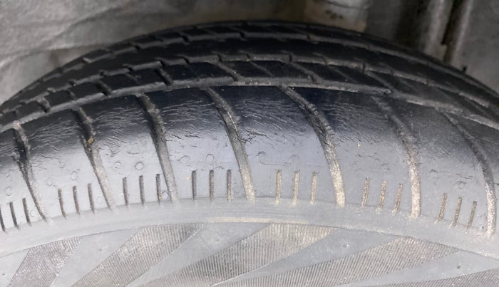 2015 Nissan Micra Active XV S, Petrol, Manual, 34,553 km, Left Rear Tyre Tread