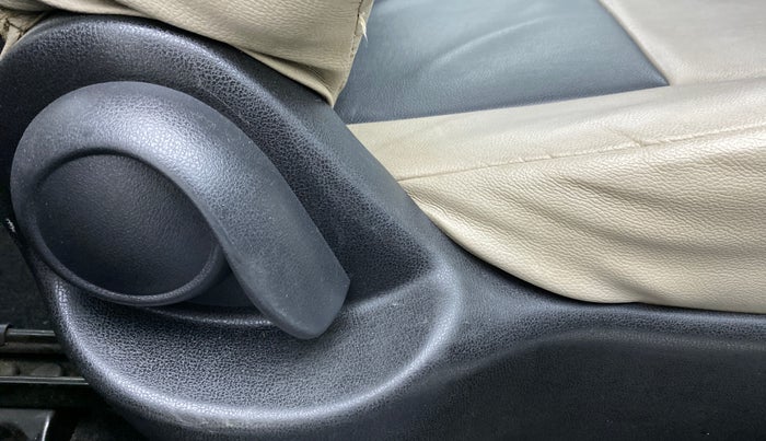 2015 Nissan Micra Active XV S, Petrol, Manual, 34,553 km, Driver Side Adjustment Panel