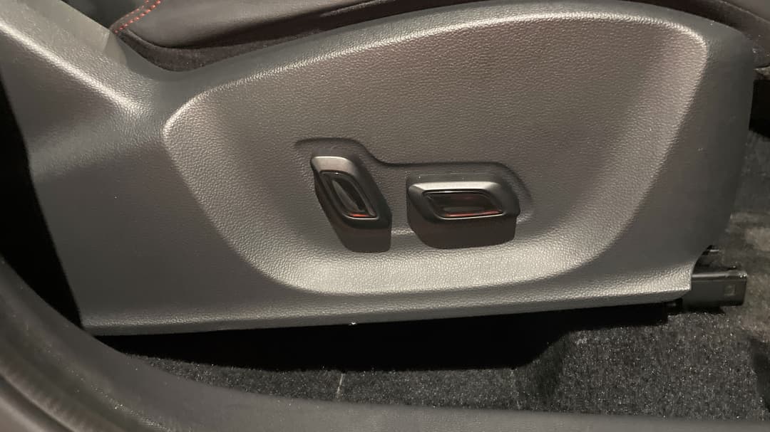 2023 MG ZS EV Essence, Automatic, 35780 km, Drivers Side Adjustment Panel