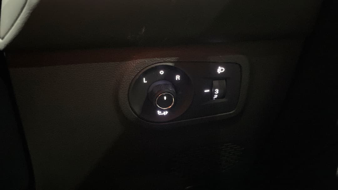 2023 MG ZS EV Essence, Automatic, 35780 km, Utility Switches/Buttons