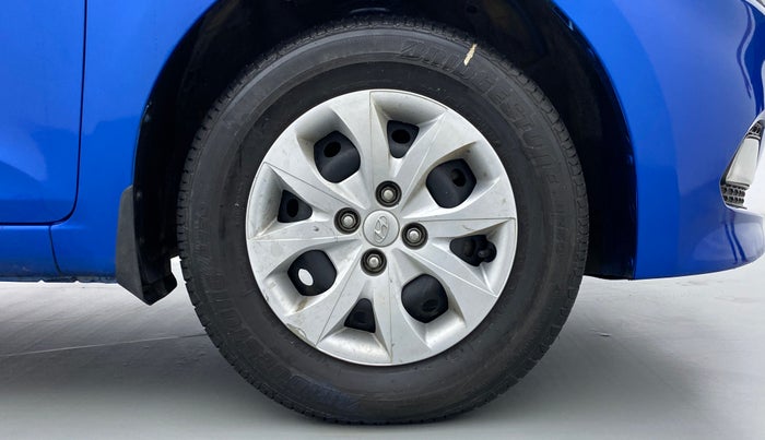2017 Hyundai Elite i20 Magna Executive 1.2, Petrol, Manual, 19,911 km, Right Front Wheel