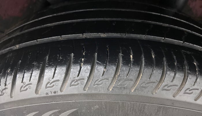 2019 Hyundai VENUE SX(O) CRDi, Diesel, Manual, 30,521 km, Left Rear Tyre Tread
