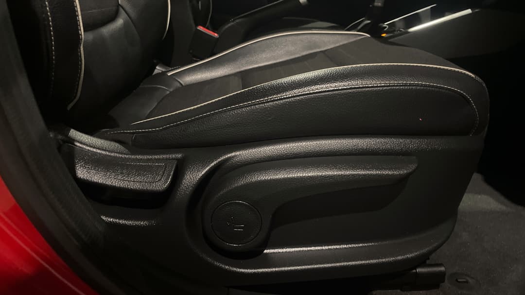 2020 Kia Rio Gt-line, Automatic, 80359 km, Drivers Side Adjustment Panel