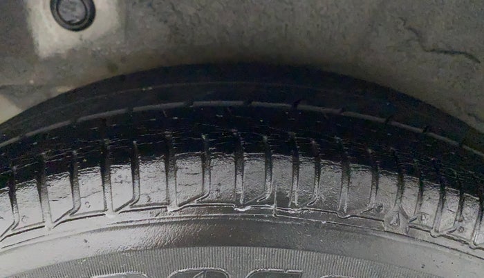 2015 Hyundai i10 SPORTZ 1.1, Petrol, Manual, 42,579 km, Right Rear Tyre Tread