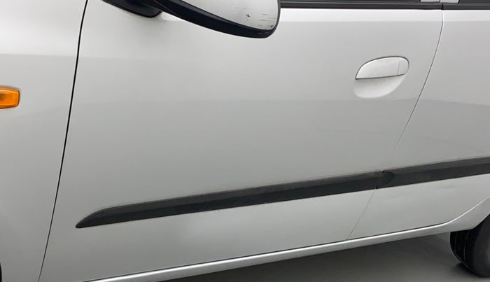 2015 Hyundai i10 SPORTZ 1.1, Petrol, Manual, 42,579 km, Front passenger door - Slight discoloration