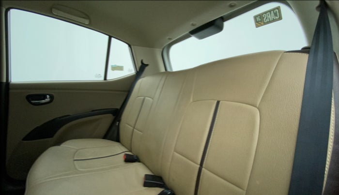2015 Hyundai i10 SPORTZ 1.1, Petrol, Manual, 42,579 km, Right Side Rear Door Cabin