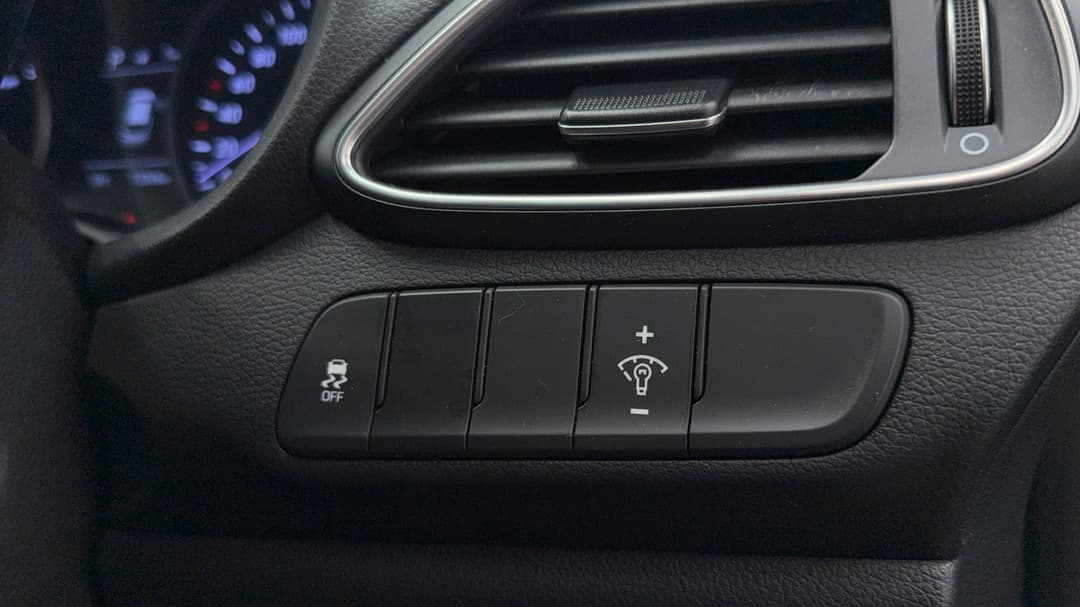 2020 Hyundai i30 Active, Automatic, 73266 km, Utility Switches/Buttons
