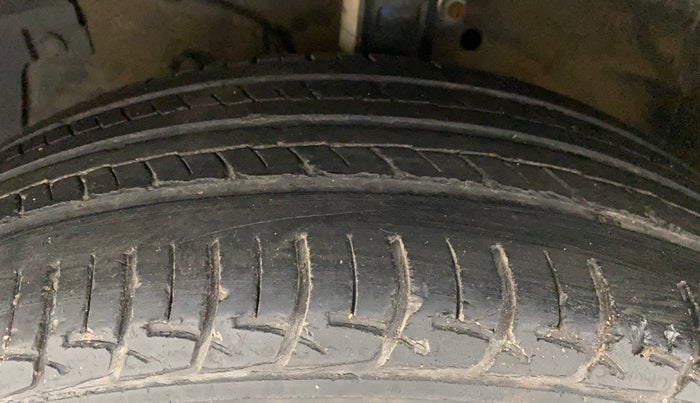 2016 Maruti Swift Dzire ZDI, Diesel, Manual, 57,442 km, Left Front Tyre Tread