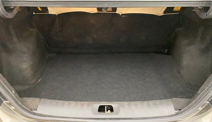 2016 Maruti Swift Dzire ZDI, Diesel, Manual, 57,442 km, Boot Inside