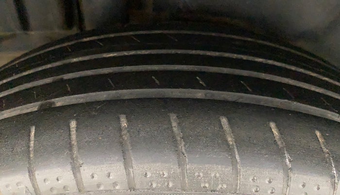 2016 Maruti Swift Dzire ZDI, Diesel, Manual, 57,442 km, Right Rear Tyre Tread