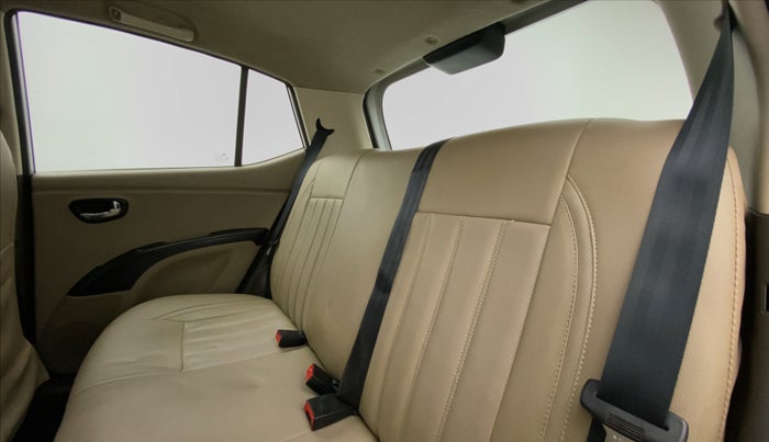 2014 Hyundai i10 SPORTZ 1.1 IRDE2, Petrol, Manual, 75,152 km, Right Side Rear Door Cabin