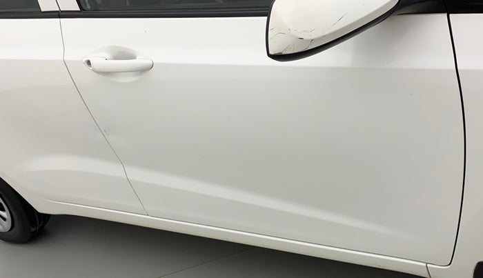 2017 Hyundai Grand i10 SPORTZ 1.2 KAPPA VTVT, CNG, Manual, 80,739 km, Driver-side door - Slightly dented