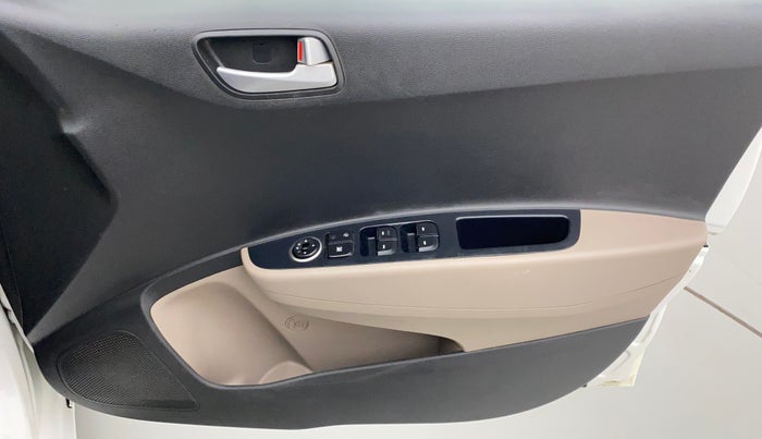 2017 Hyundai Grand i10 SPORTZ 1.2 KAPPA VTVT, CNG, Manual, 80,739 km, Driver Side Door Panels Control
