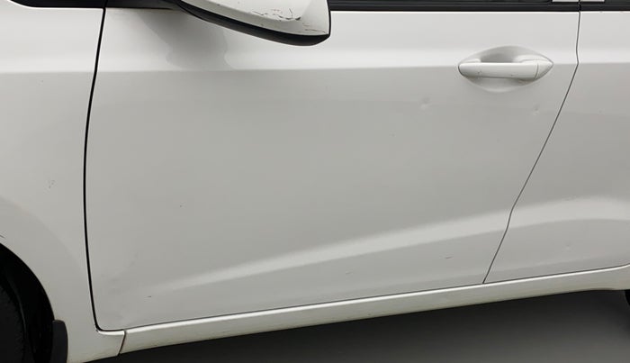 2017 Hyundai Grand i10 SPORTZ 1.2 KAPPA VTVT, CNG, Manual, 80,739 km, Front passenger door - Slightly dented