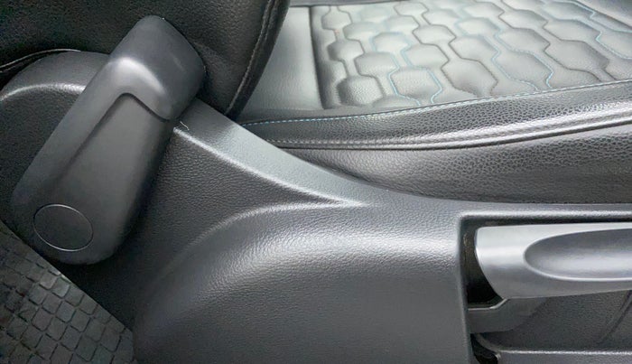 2017 Volkswagen Ameo COMFORTLINE 1.2L, Petrol, Manual, 31,350 km, Driver Side Adjustment Panel