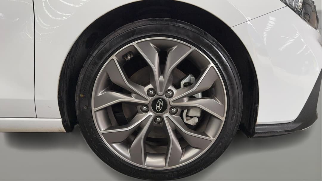 2023 Hyundai i30 N Line, Automatic, 52000 km, Right Front Wheel