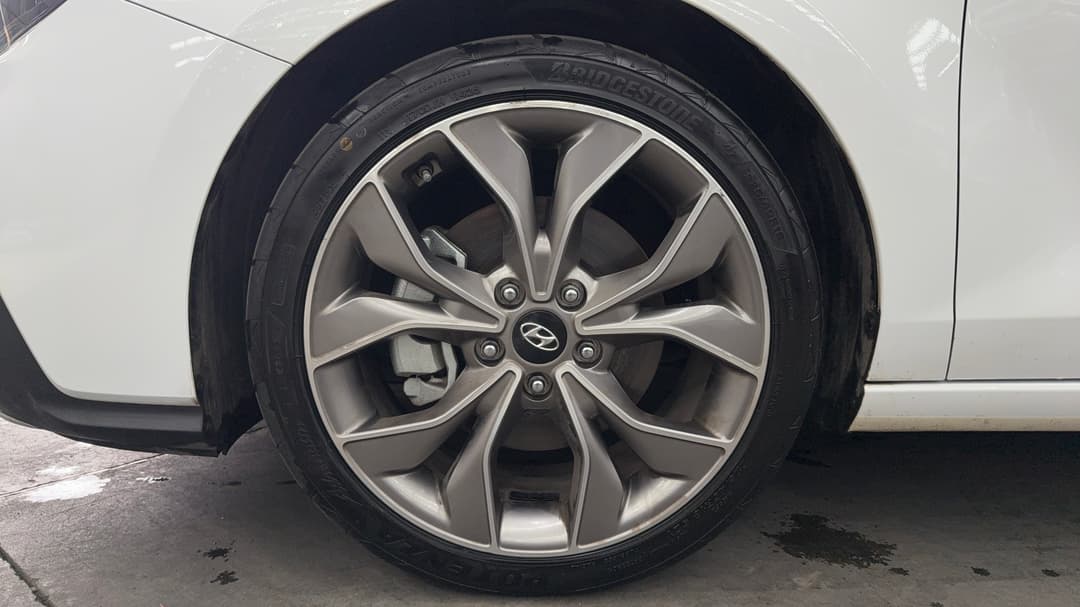 2023 Hyundai i30 N Line, Automatic, 52000 km, Left Front Wheel